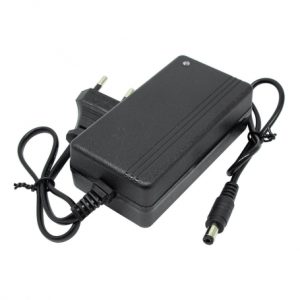 آداپتور 12 ولت 2 آمپر بین راهی 12V-2A برند VOLT